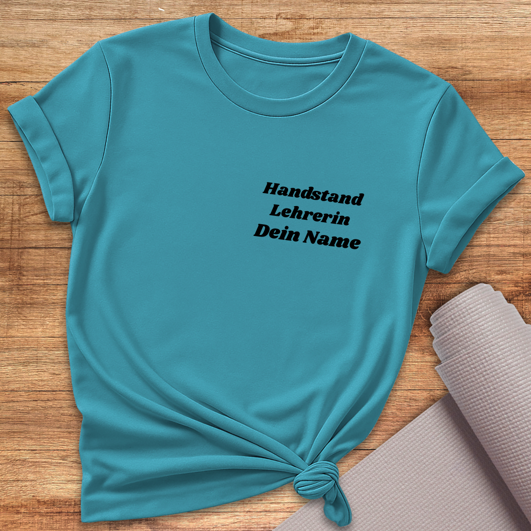 Personalisiertes T-Shirt für Handstand Lehrerin (Druck vorne & hinten)